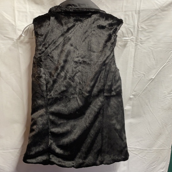 SOLD- The North Face Women's Mossbud Reversible Vest, XS - Picture 7 of 8